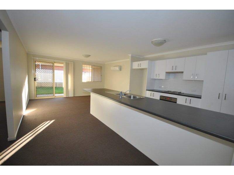 7 Flannelflower Avenue, West Nowra NSW 2541