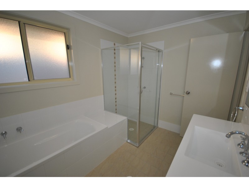 7 Flannelflower Avenue, West Nowra NSW 2541