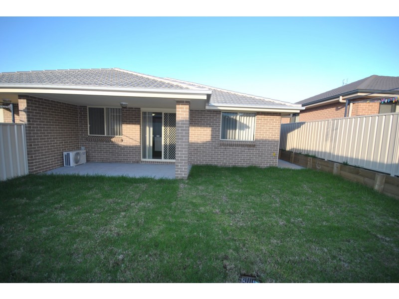 7 Flannelflower Avenue, West Nowra NSW 2541