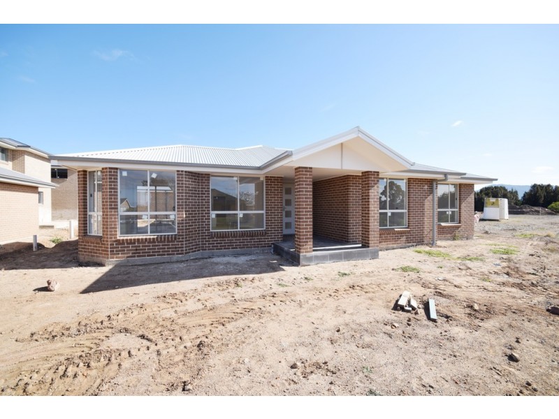 5/4 Dryden Close, Nowra NSW 2541