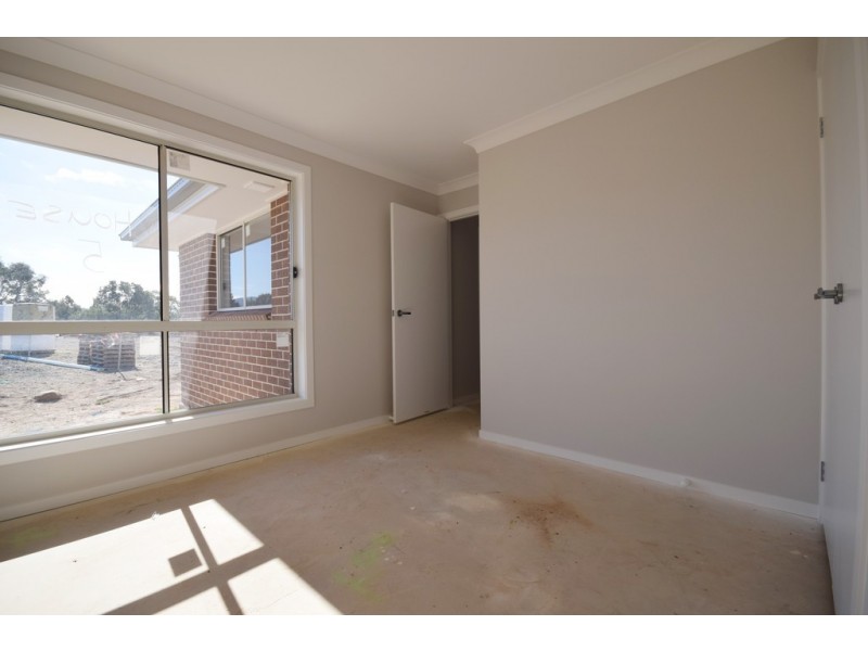 5/4 Dryden Close, Nowra NSW 2541