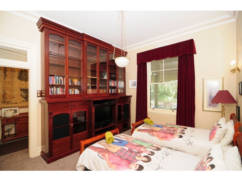 125 BRINAWARR STREET, Bomaderry NSW 2541
