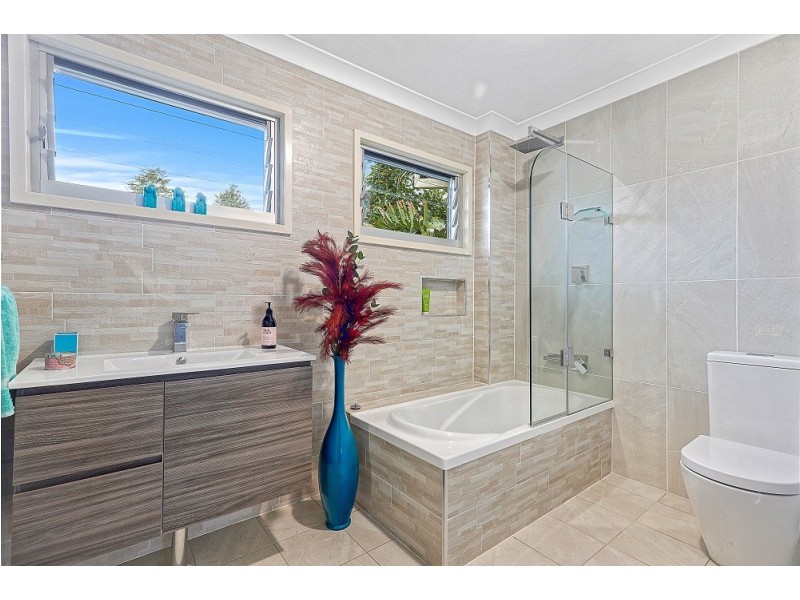 6 Riverview Road, Nowra NSW 2541
