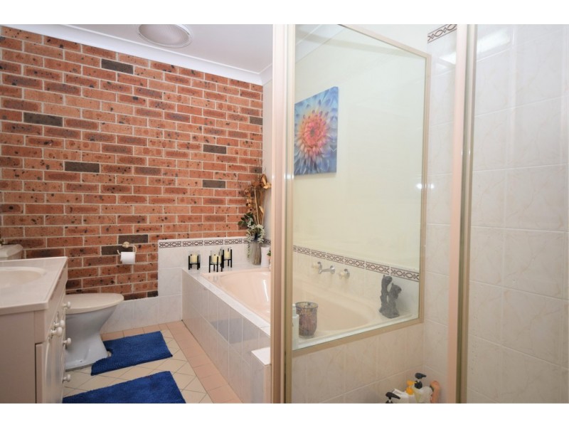 2/2 Maleen Street, Bomaderry NSW 2541