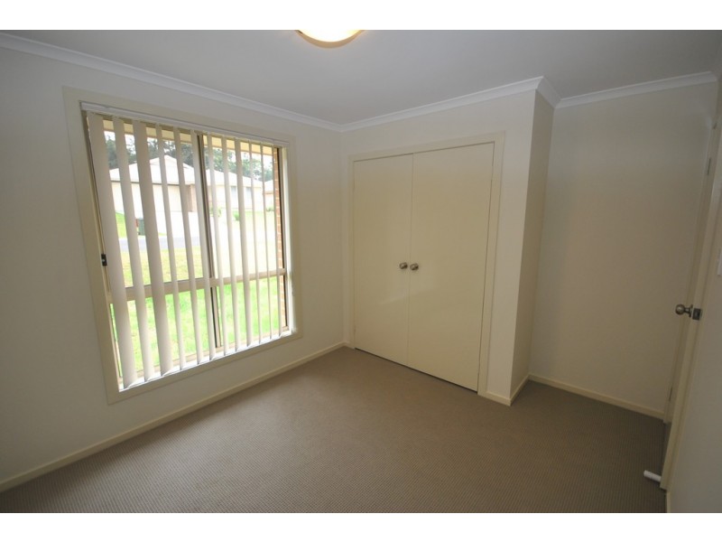 8 Candlebark Close, West Nowra NSW 2541