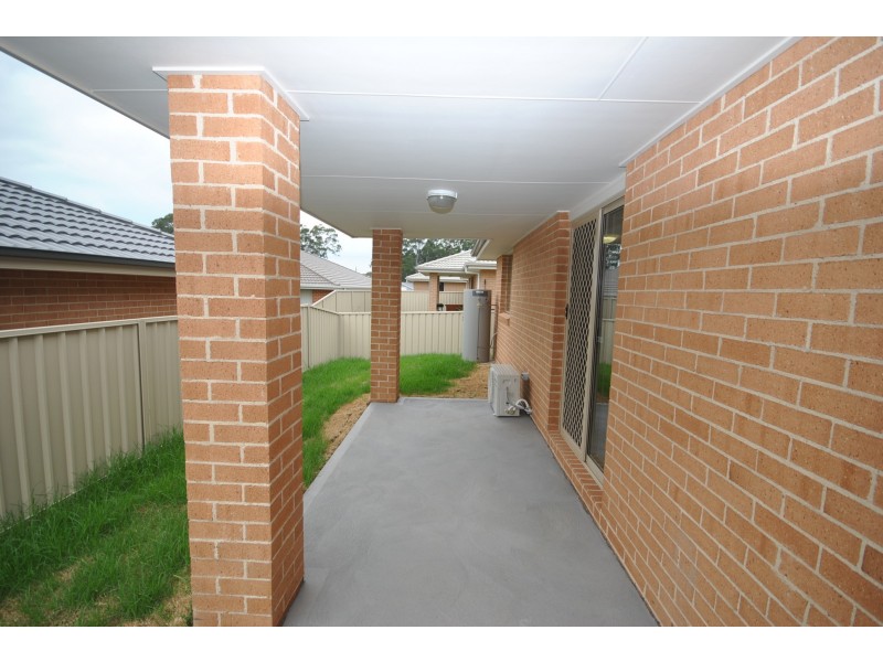 8 Candlebark Close, West Nowra NSW 2541