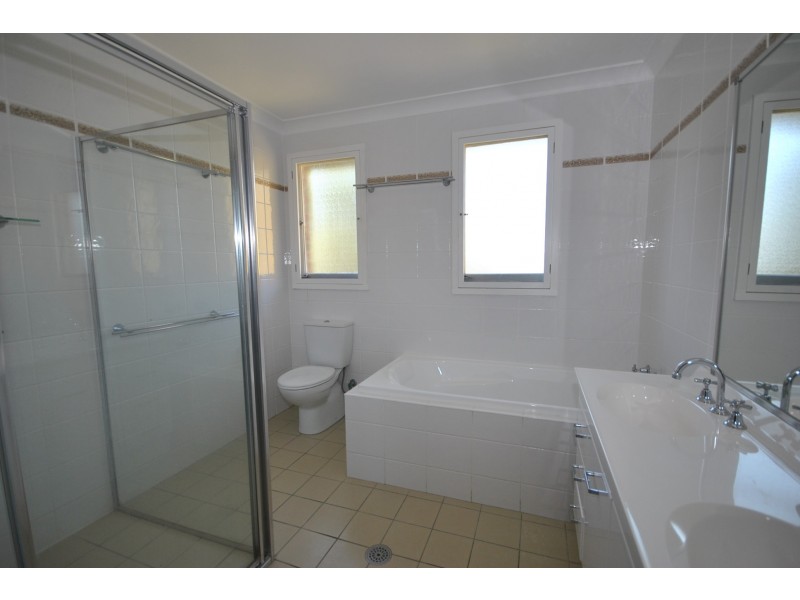 3 WONDALGA CRESCENT, Nowra NSW 2541