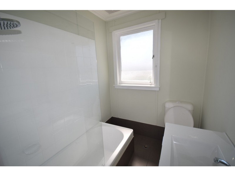 2 Anzac Street, Nowra NSW 2541