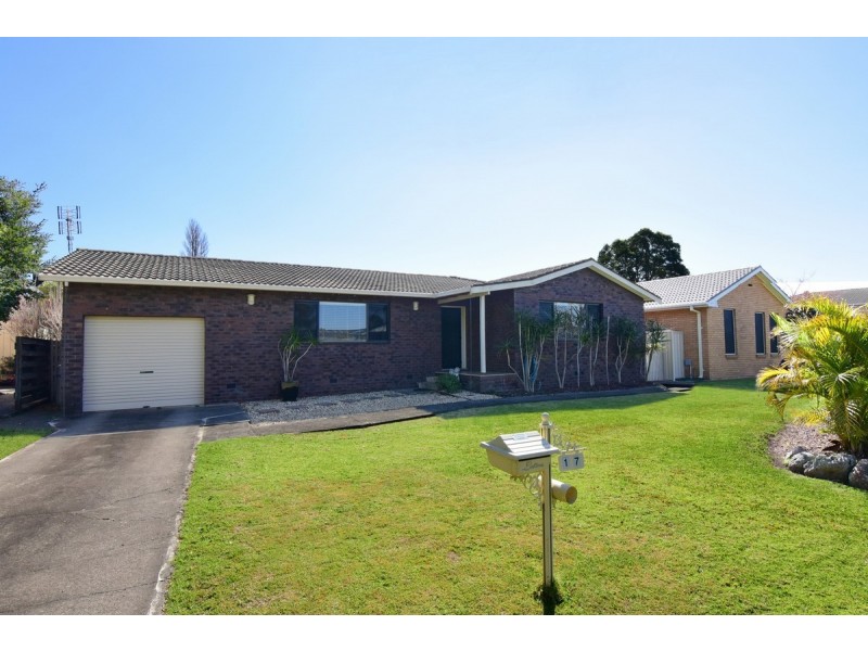 17 Elia Avenue, Nowra NSW 2541