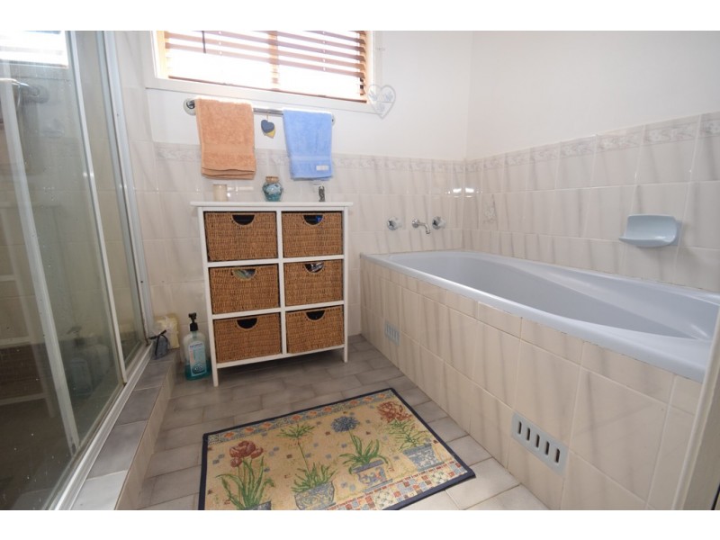 6 FOLIA CLOSE, West Nowra NSW 2541