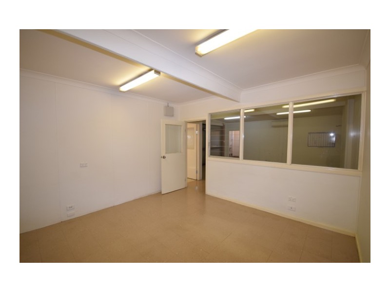 62 Railway Street, Bomaderry NSW 2541