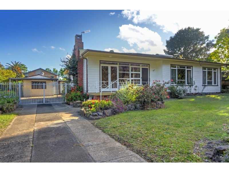 106 West Birriley Street, Bomaderry NSW 2541