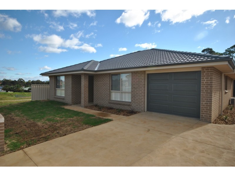 16 KAURI STREET, Worrigee NSW 2540