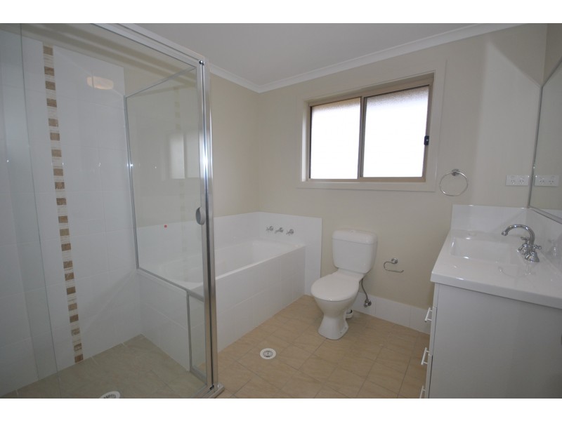 16 KAURI STREET, Worrigee NSW 2540