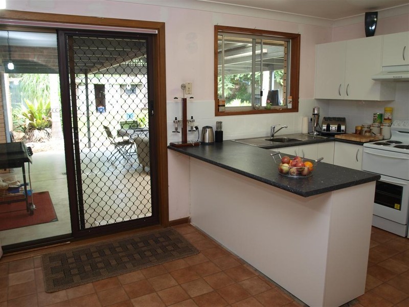 148 Cambewarra Road, Bomaderry NSW 2541