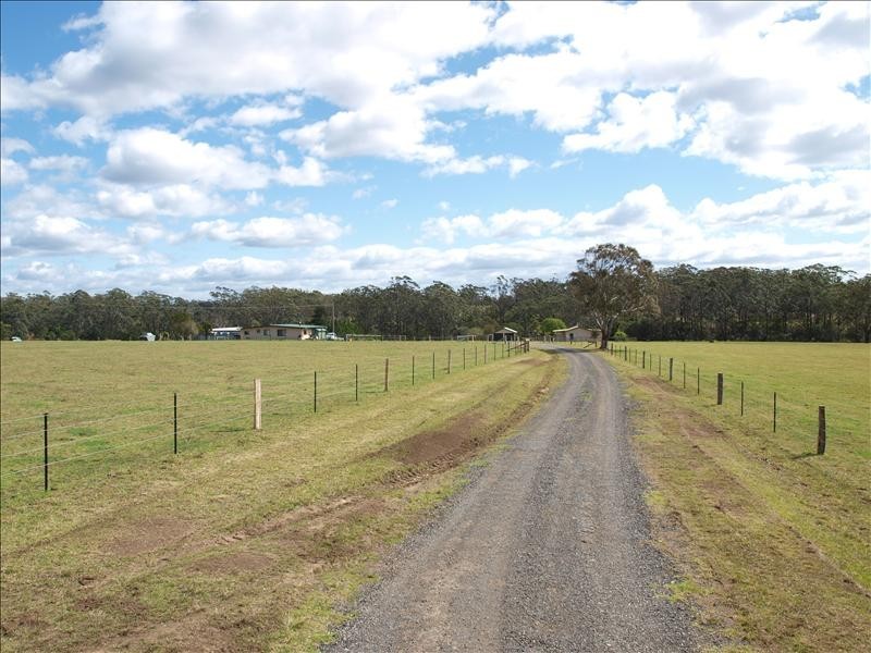 4 Dowling Street, Falls Creek NSW 2540