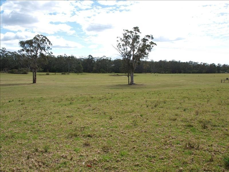 4 Dowling Street, Falls Creek NSW 2540