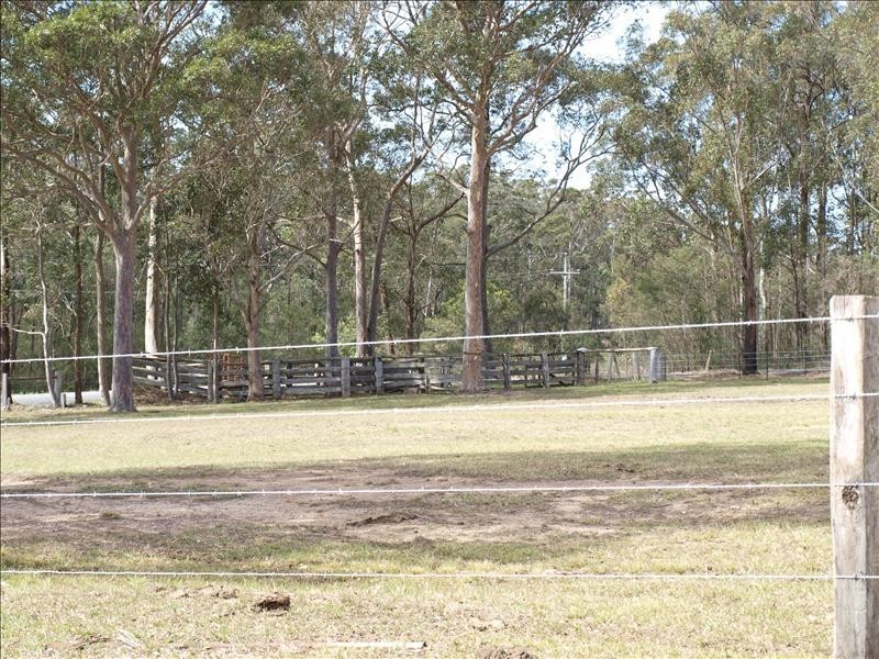 4 Dowling Street, Falls Creek NSW 2540