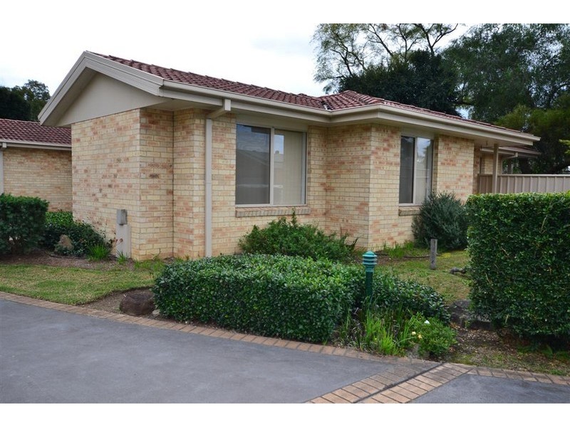 10/22 Mattes Way, Bomaderry NSW 2541