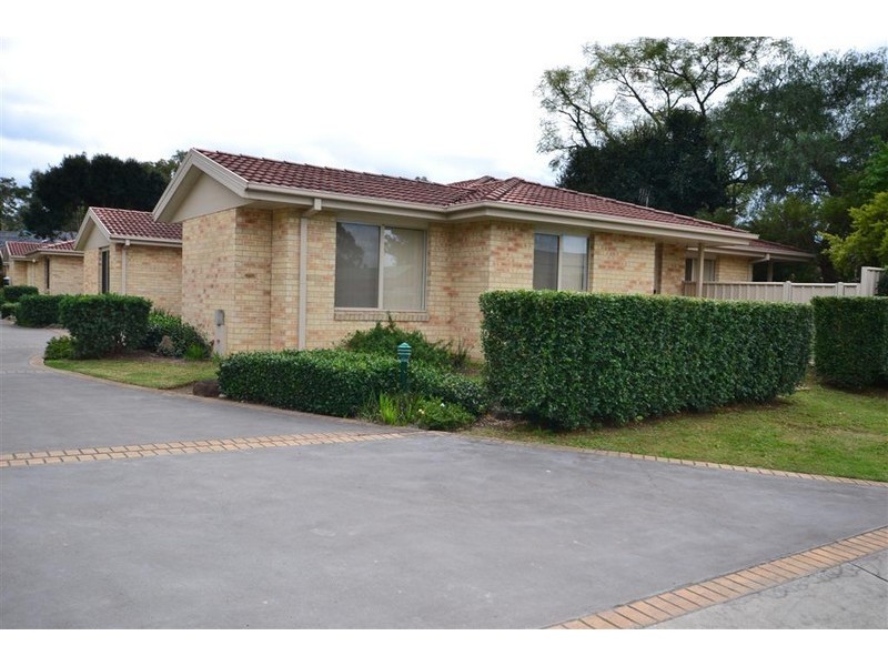 10/22 Mattes Way, Bomaderry NSW 2541