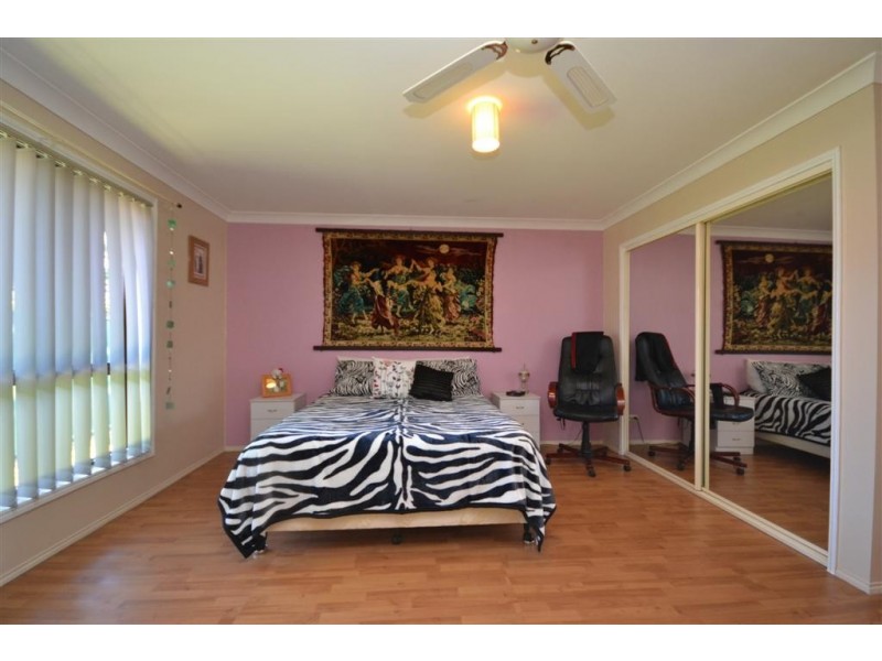 7 St James Crescent, Worrigee NSW 2540