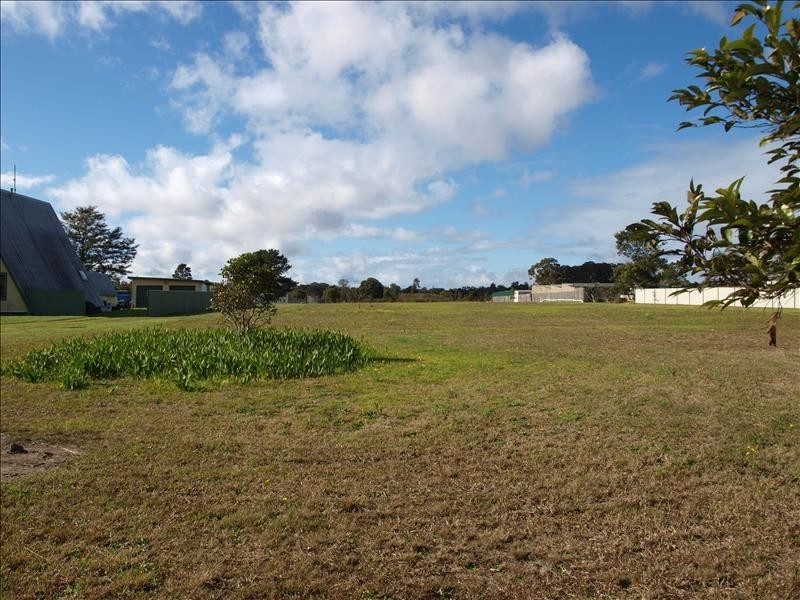 16 Calymea Street, Nowra Hill NSW 2540