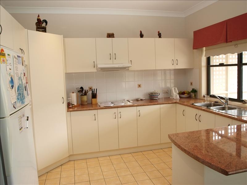 3 Magnolia Grove, Bomaderry NSW 2541