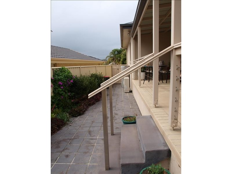3 Magnolia Grove, Bomaderry NSW 2541