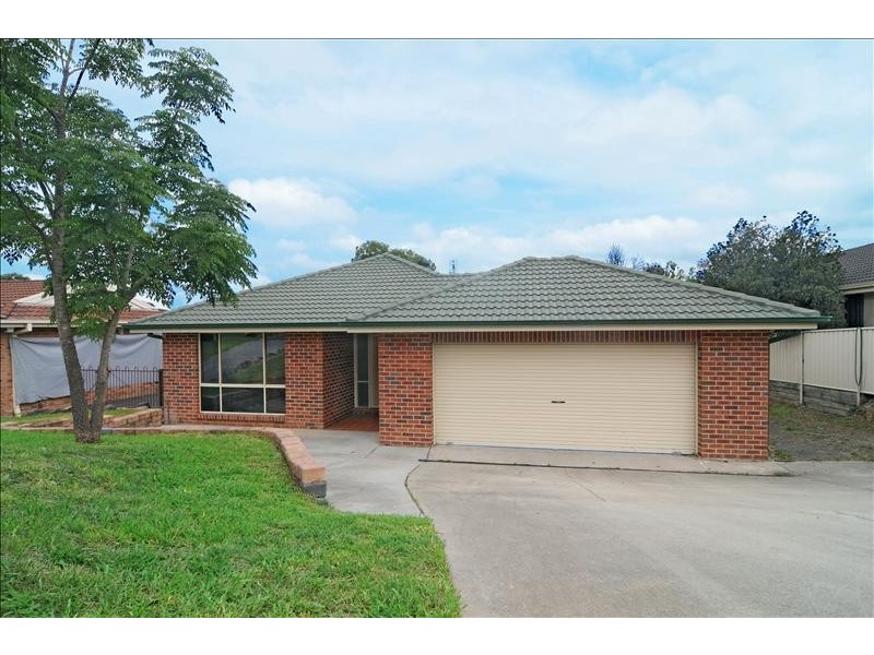 21 Lydon Crescent, West Nowra NSW 2541