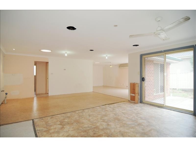 21 Lydon Crescent, West Nowra NSW 2541