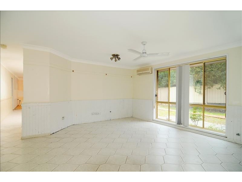 21 Lydon Crescent, West Nowra NSW 2541