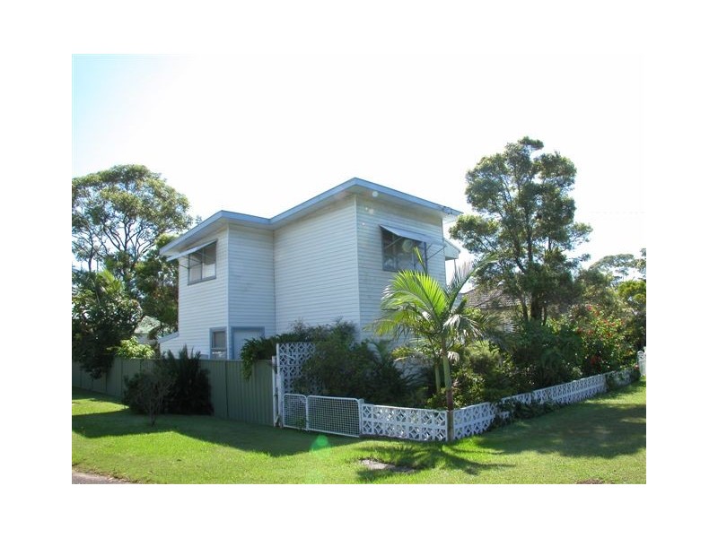 37 Renown Avenue, Shoalhaven Heads NSW 2535