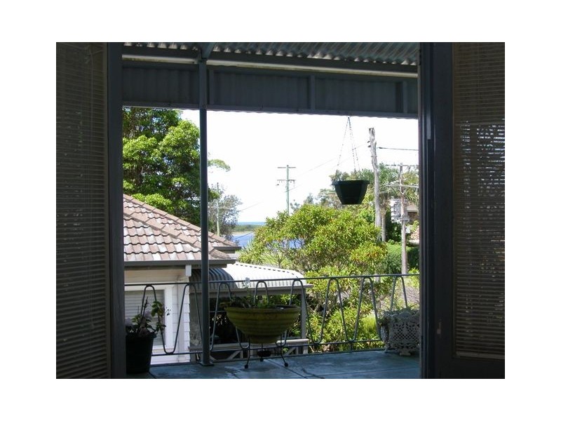 37 Renown Avenue, Shoalhaven Heads NSW 2535