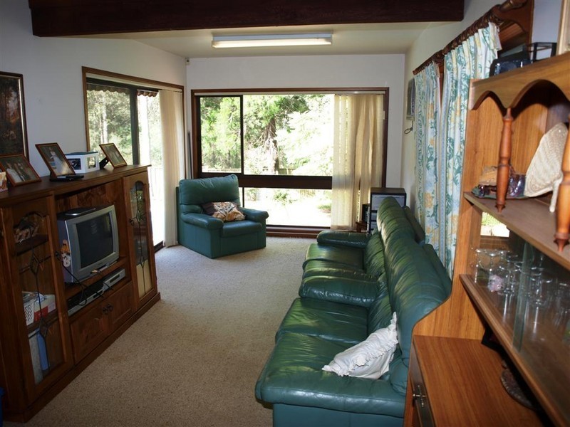 22 Cocos Palm Drive, Bomaderry NSW 2541