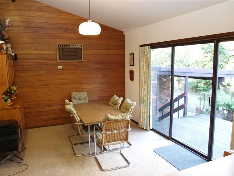 22 Cocos Palm Drive, Bomaderry NSW 2541