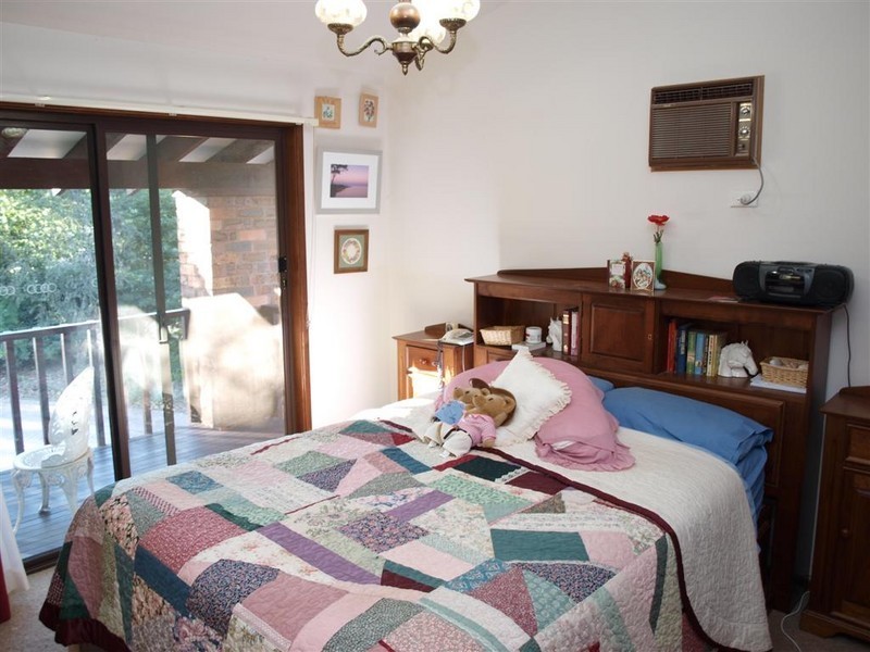 22 Cocos Palm Drive, Bomaderry NSW 2541