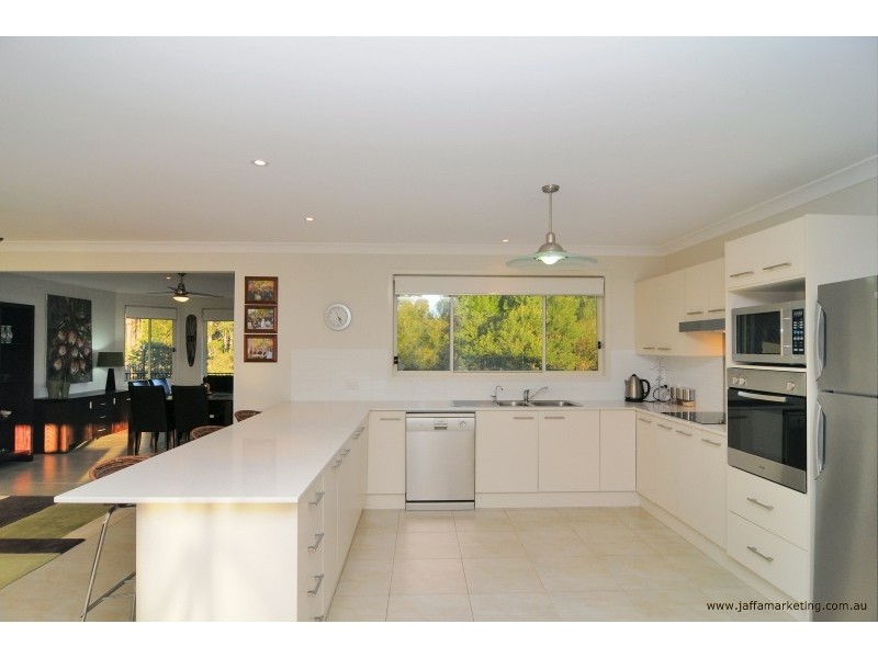 33 Glenoak Way, Nowra Hill NSW 2540