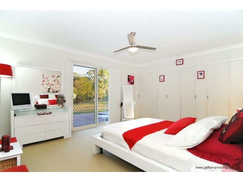 33 Glenoak Way, Nowra Hill NSW 2540