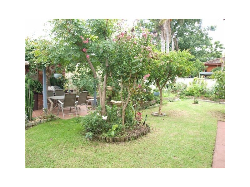 5 Kahlua Crescent, Bomaderry NSW 2541