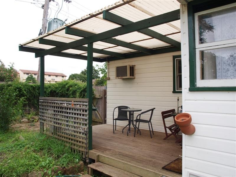 8 Gould Avenue, Nowra NSW 2541