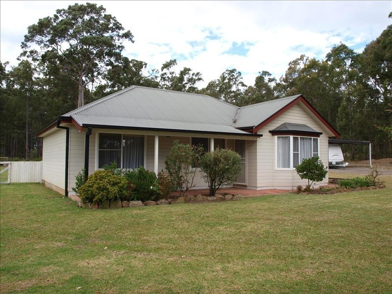 81 Watt Road, Falls Creek NSW 2540