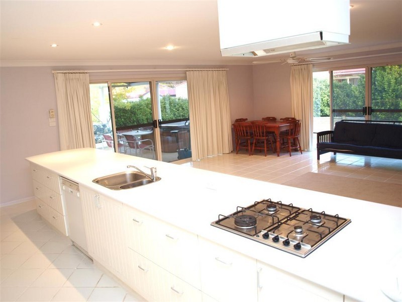 9 Cavanagh Lane, West Nowra NSW 2541