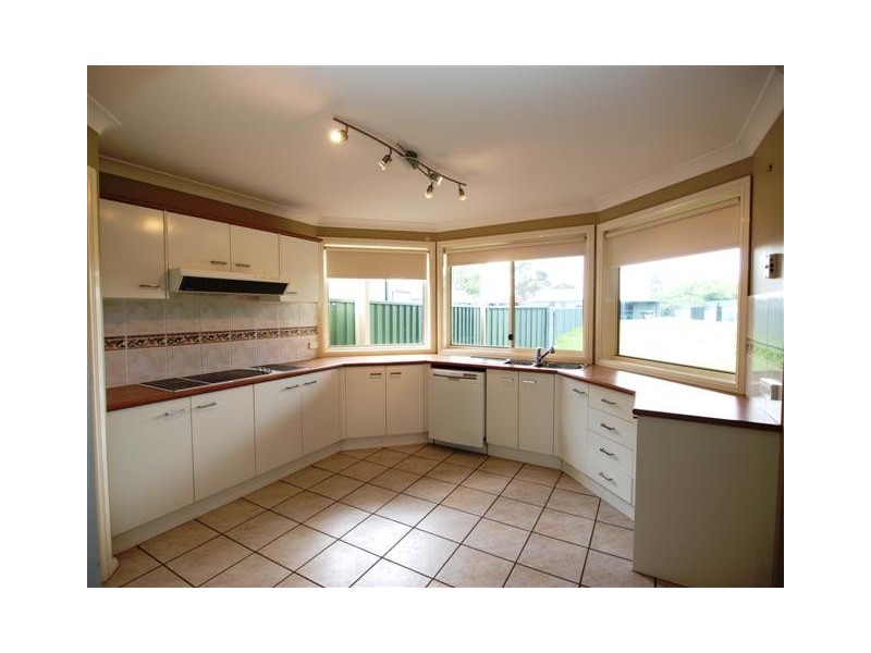 21 Ravenscliffe Road, Shoalhaven Heads NSW 2535