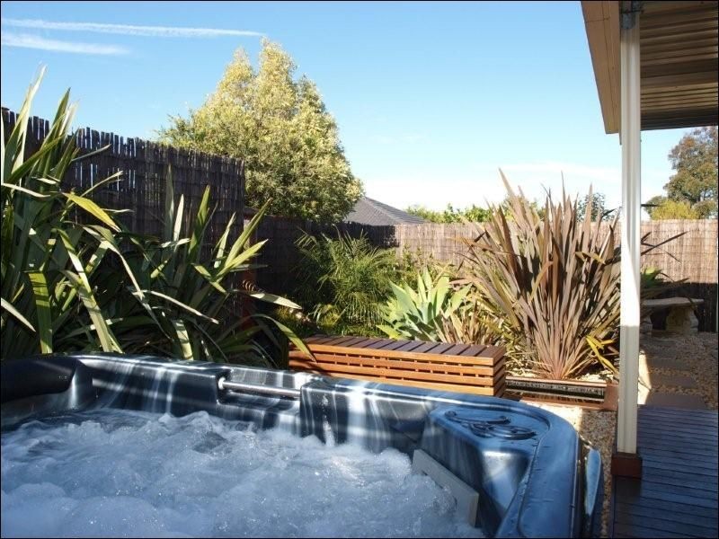 22 Guinea Flower Crescent, Worrigee NSW 2540