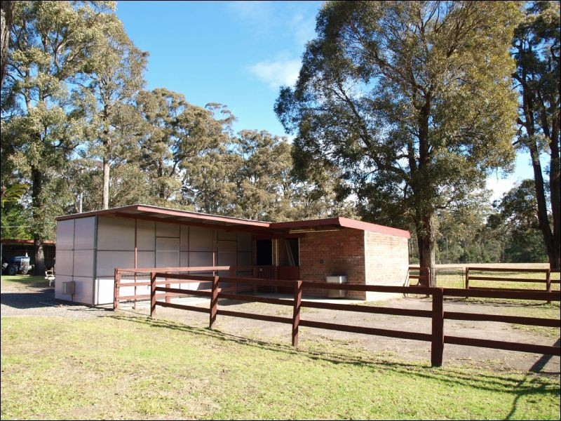 6 Gardner Road, Falls Creek NSW 2540