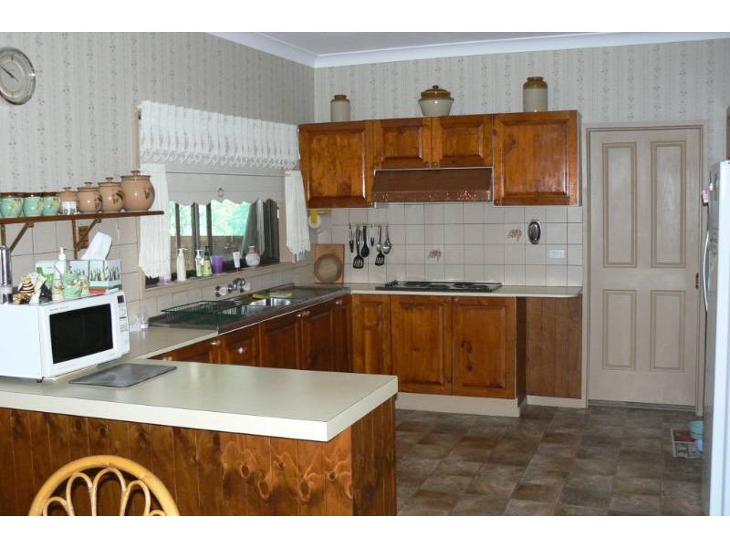 6 Gardner Road, Falls Creek NSW 2540