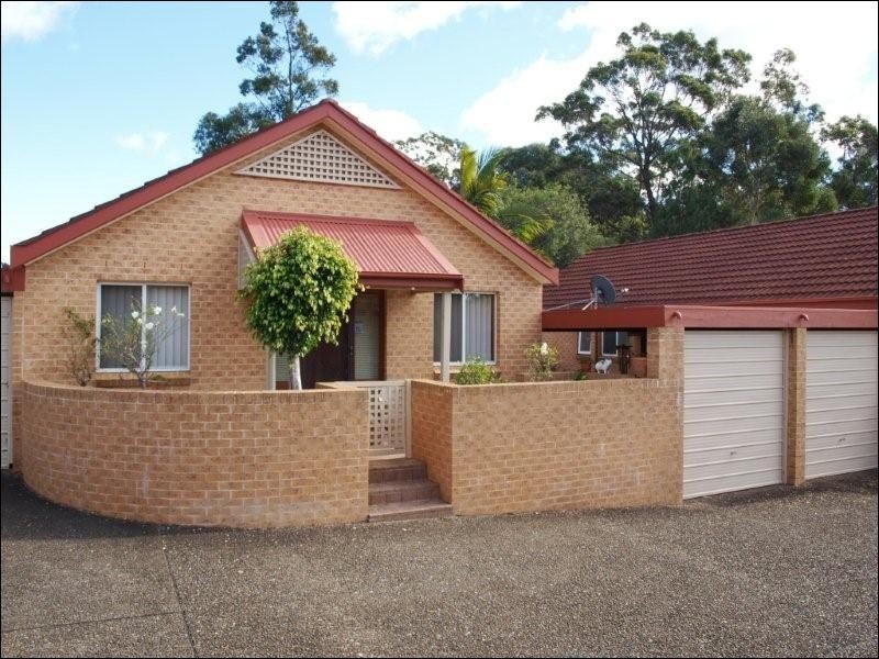 2/4 Carisbrooke Close, Bomaderry NSW 2541