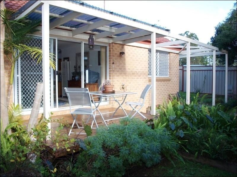 2/4 Carisbrooke Close, Bomaderry NSW 2541