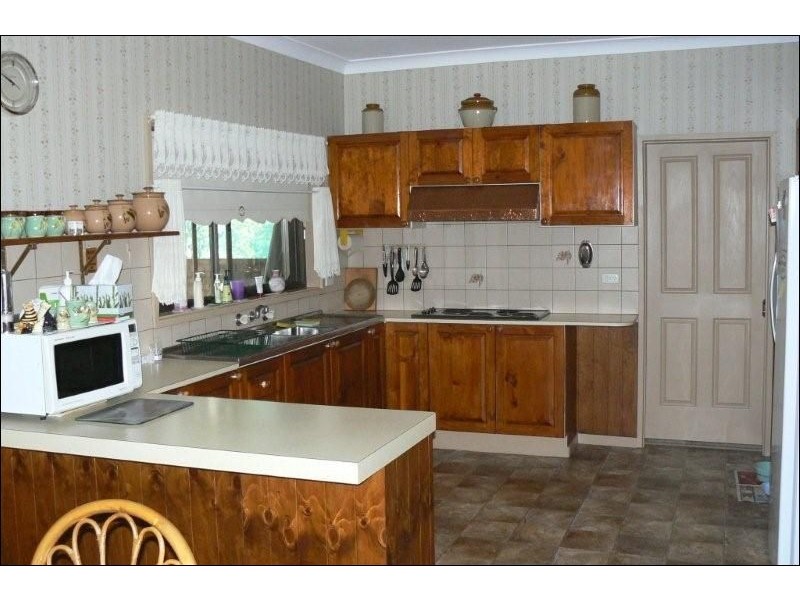 6 Gardner Road, Falls Creek NSW 2540