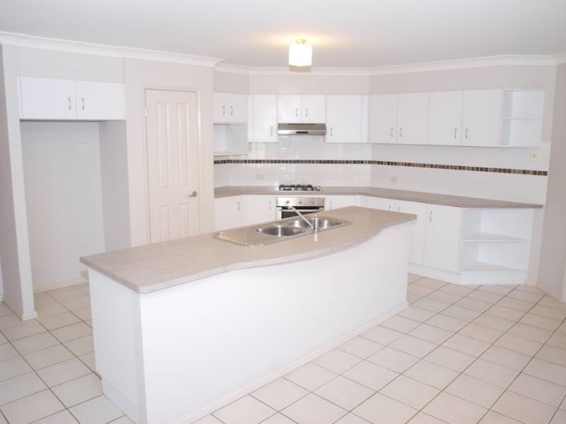 11 Whitewood Street, Worrigee NSW 2540